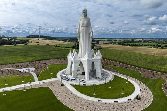 Konotopie Statue 1